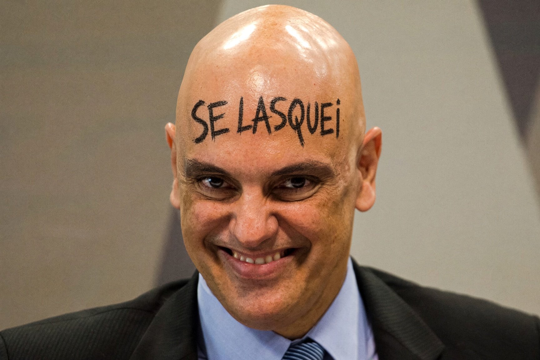 Alexandre de Moraes sorri. A testa conta o que vem depois.